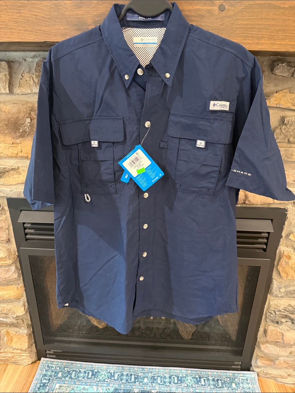Columbia Men’s Short Sleeve Button-Down Fishing Shirt in Navy
